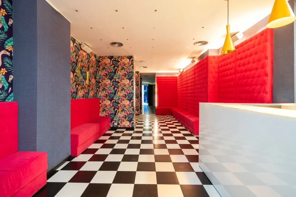 Barra completa de la Sala Miami de NexoVenues, la sala más pequeña del edificio